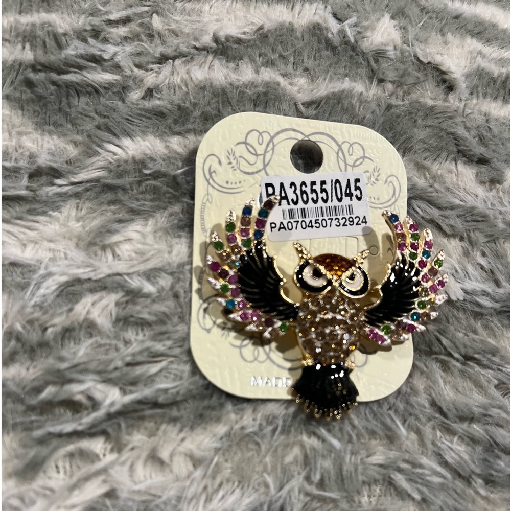 Owl pin